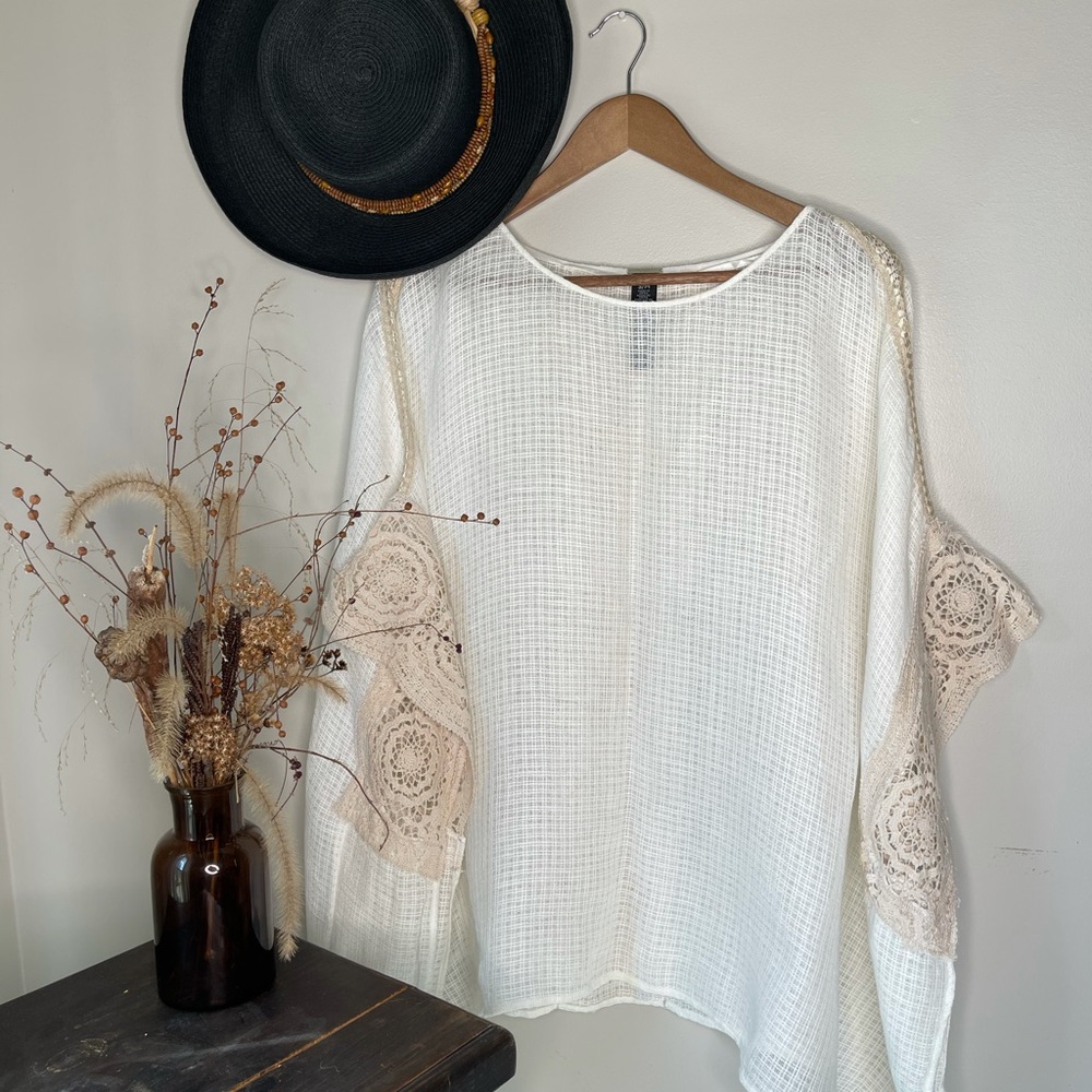 Chicos black label kimono top